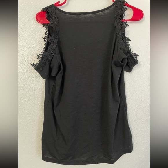 Cold Shoulder Top - Picture 2 of 3